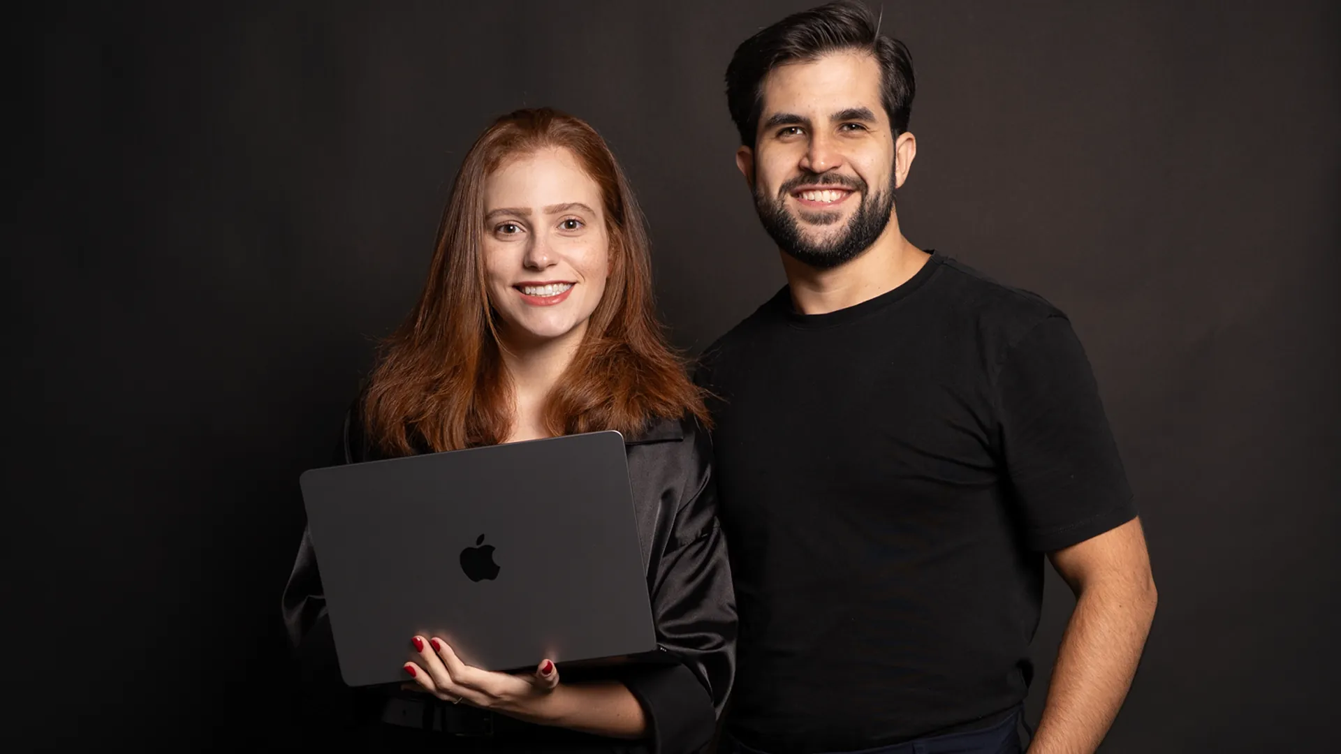 Matheus e Iasmin Holoth, fundadores da Orary Creative